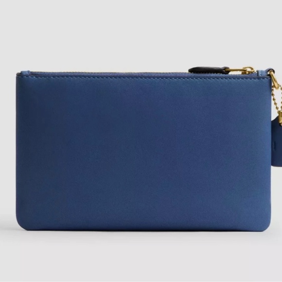 New! SOLDOUT RARE COACH X DISNEY Donald Duck Wristlet - Picture 3 of 4